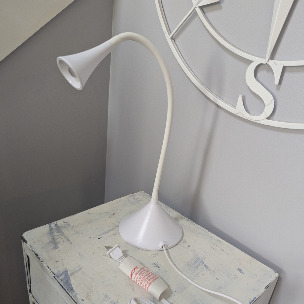 Sunbeam Flexible White Lamp, Lot #‎ 10433